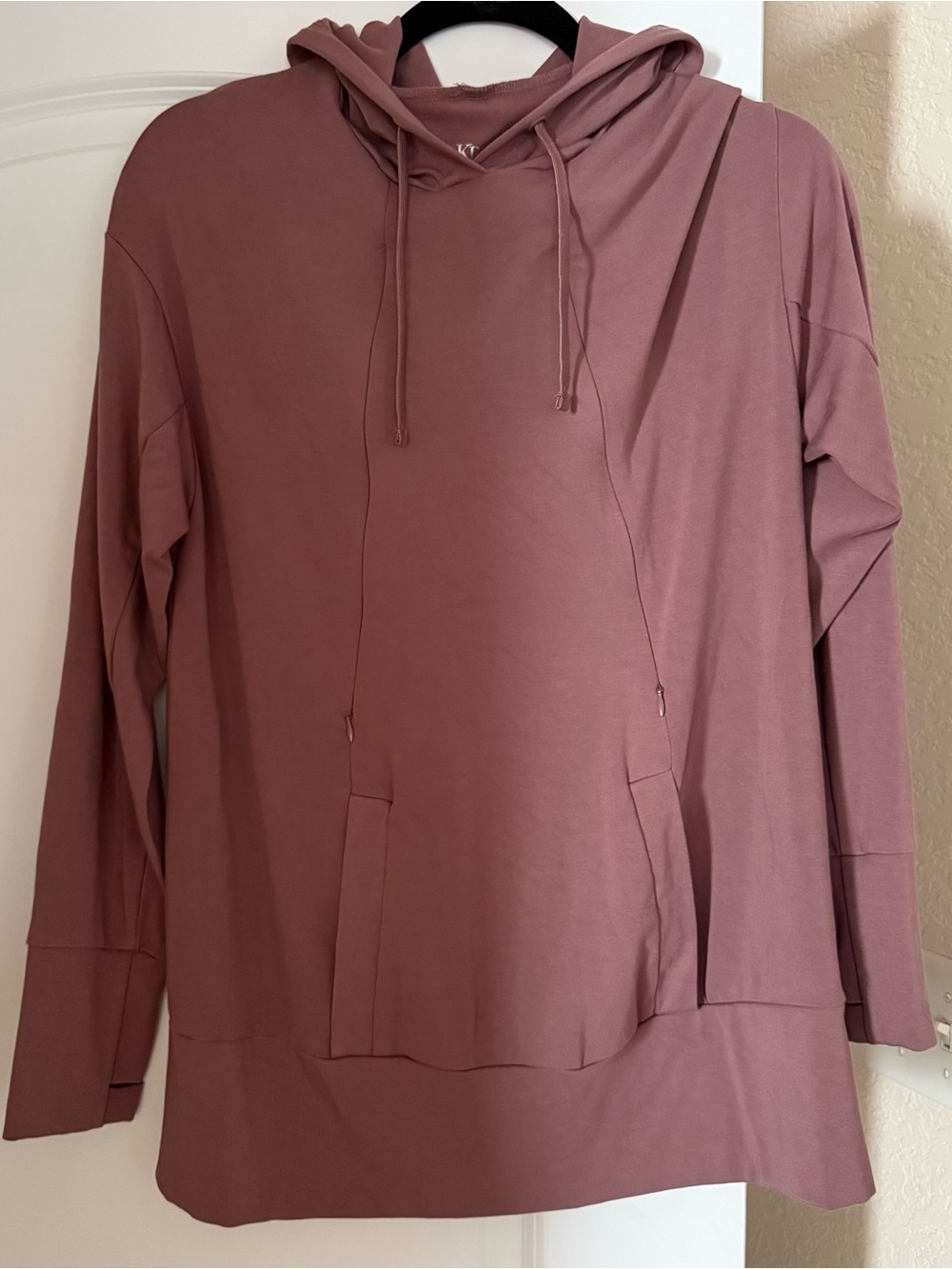 Kindred Bravely Nursing Sweatshirt Size M